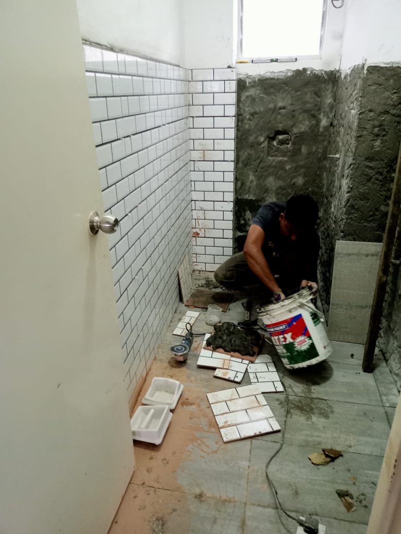 Modern Bathroom Subway Tile Laying